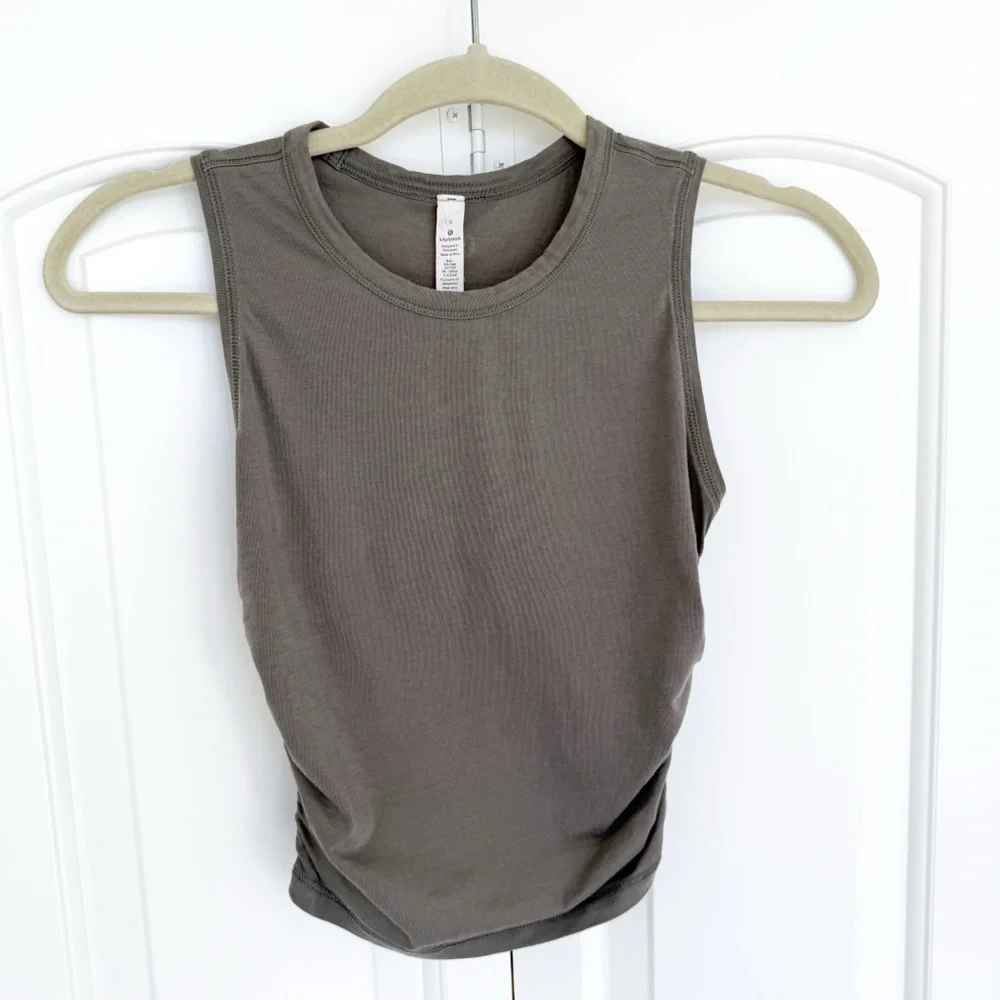 Lululemon All It Takes Tank SIZE 4 - Picture 2 of 4